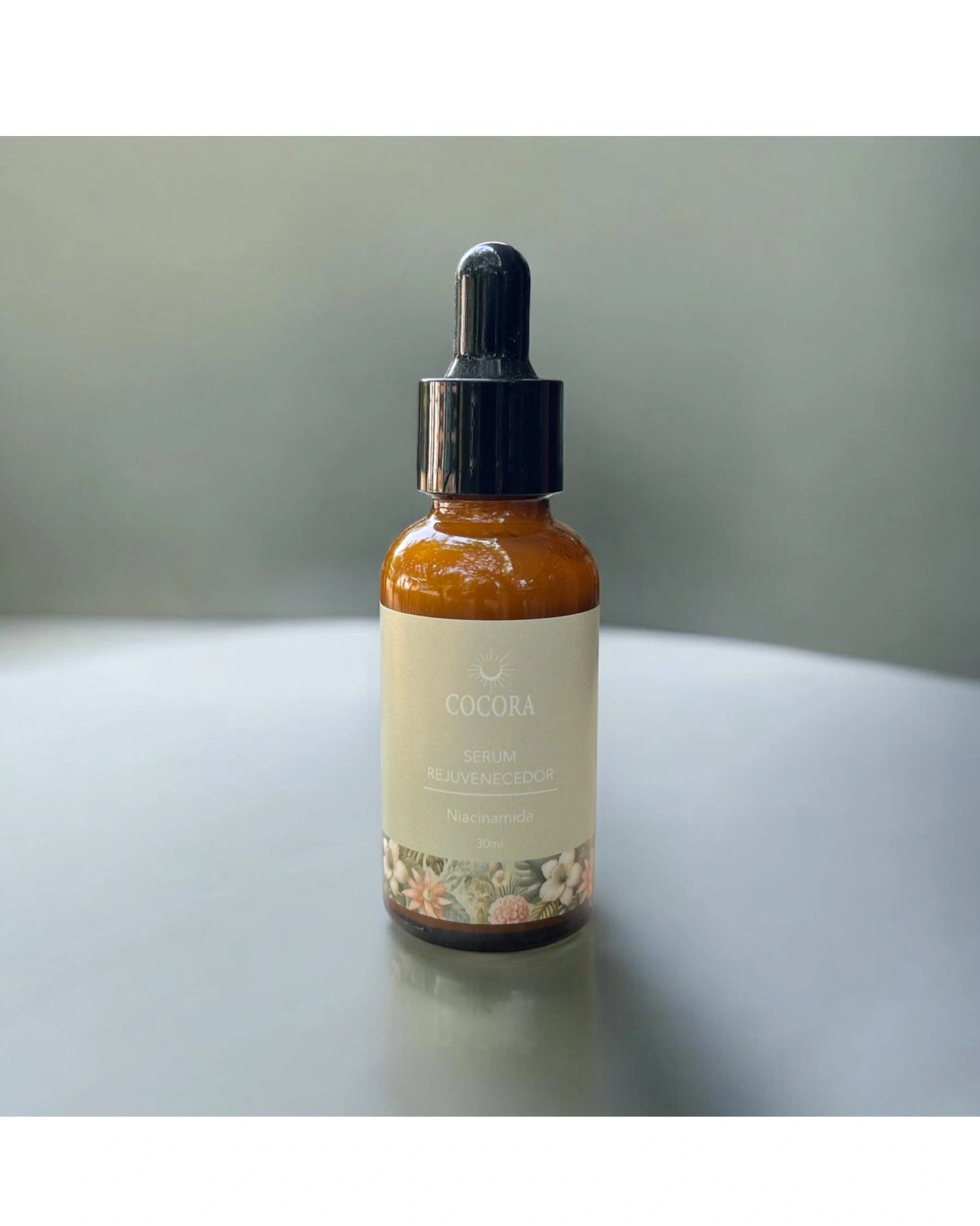 Cuidado facial natural con serum de niacinamida – fórmula suave y eficaz de COCORA.