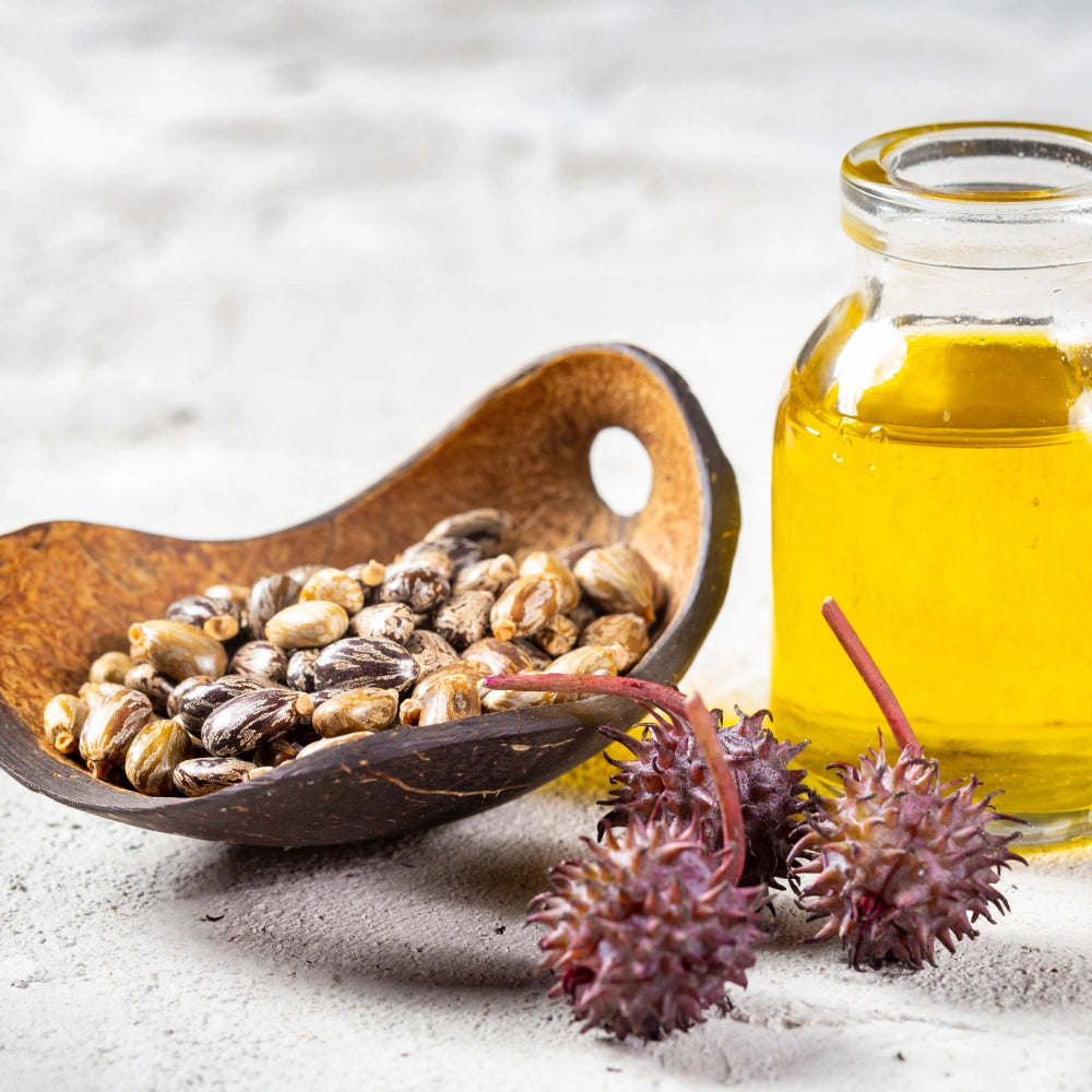 Aceite de ricino de calidad COCORA – ingrediente natural que fortalece el cabello y favorece el crecimiento de las pestañas.
