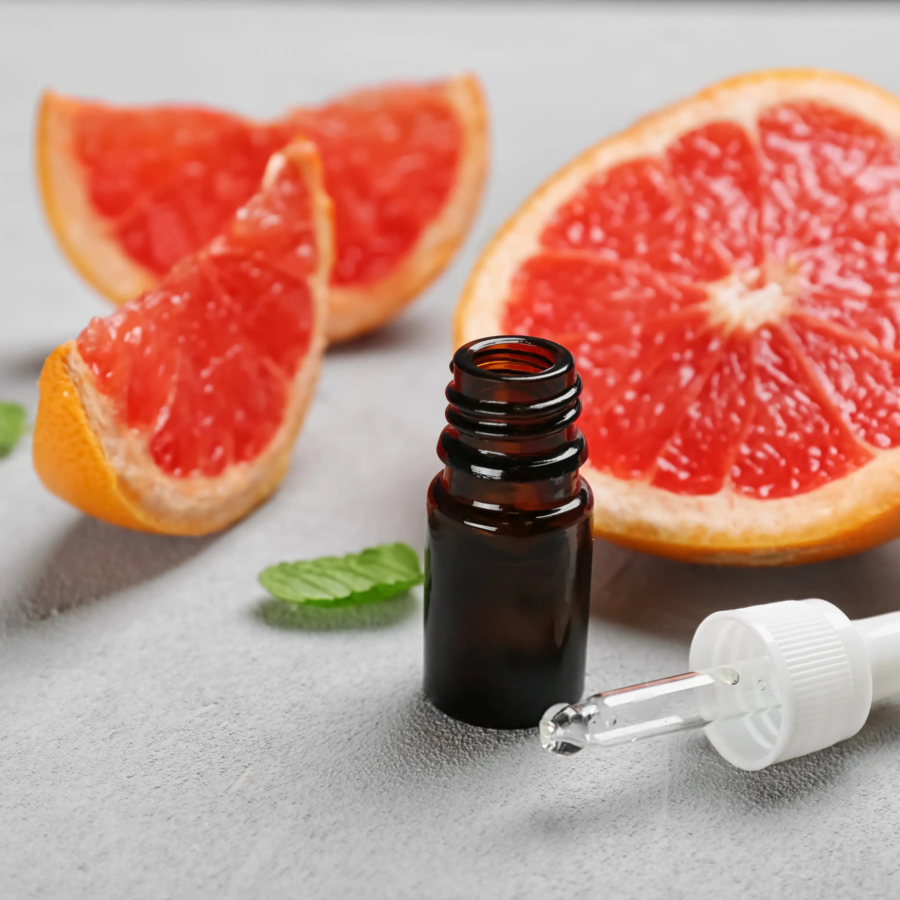 Aceite esencial de toronja COCORA – un toque refrescante y energizante para el cuidado de la piel.